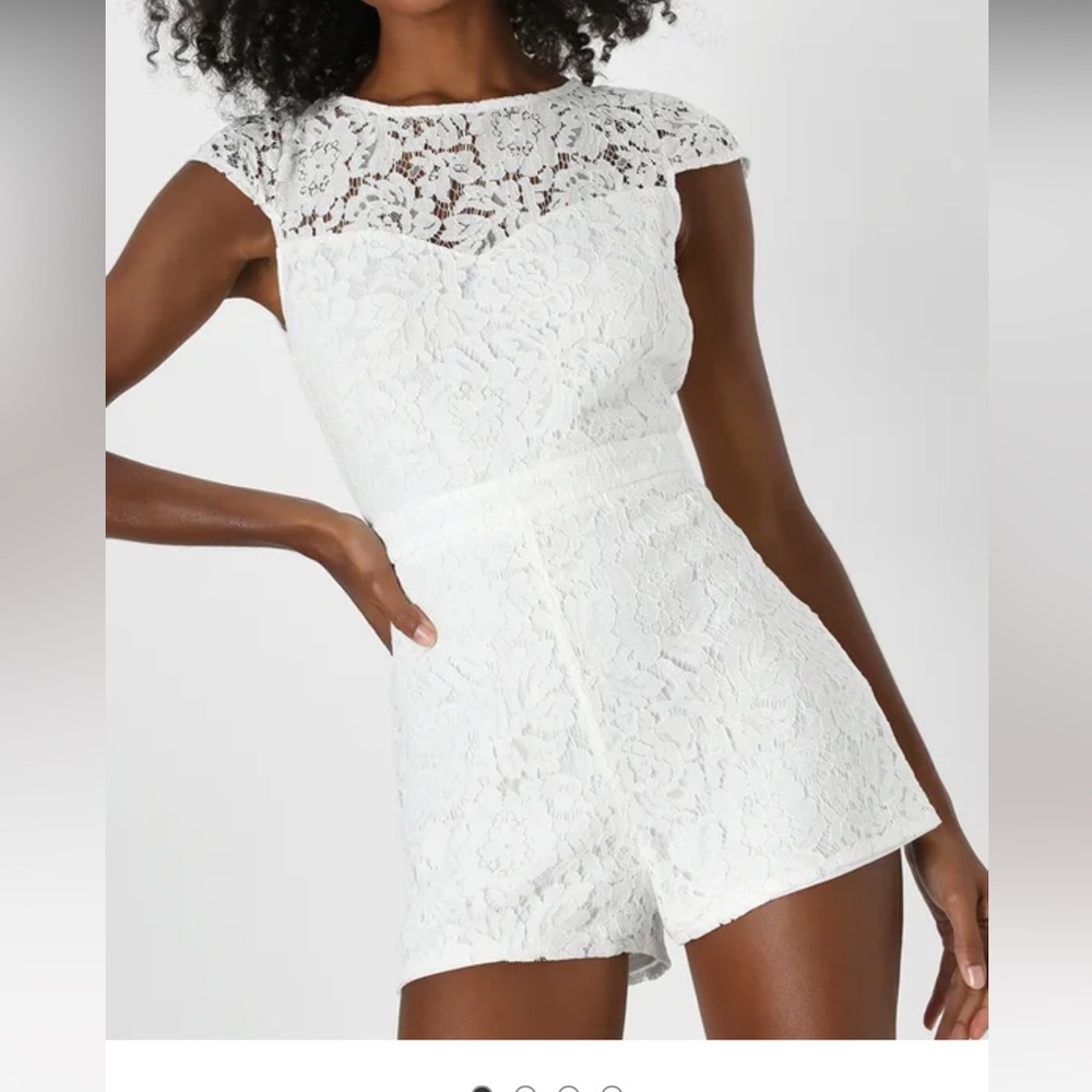 NWT Lulu’s white lace tie back cap sleeve romper